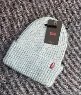 Шапка levis оригинал